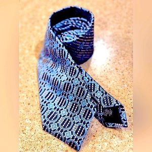 Ermenegildo Zegna  100% silk tie. Made in Italy. gently worn